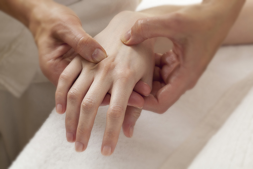 Hand and carpal tunnel massage treatment